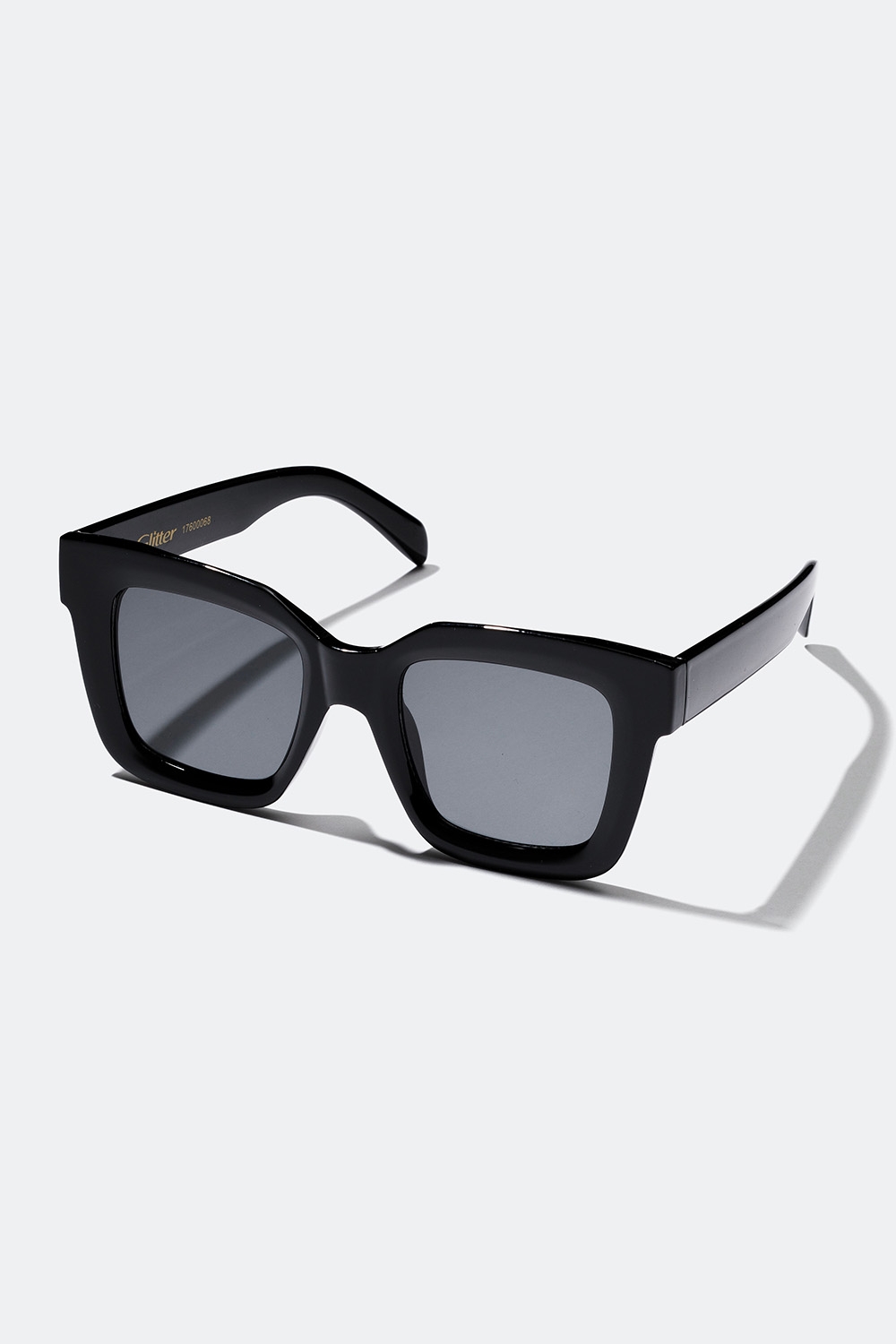 Store sorte solbriller med firkantet design i gruppen Accessories / Solbriller hos Glitter (176000689000)