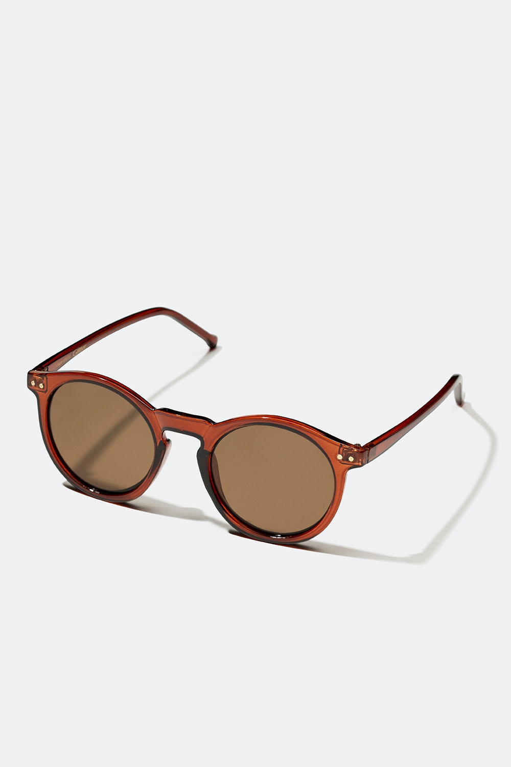 Runde brune solbriller med metaldetaljer i gruppen Accessories / Solbriller hos Glitter (176001058000)