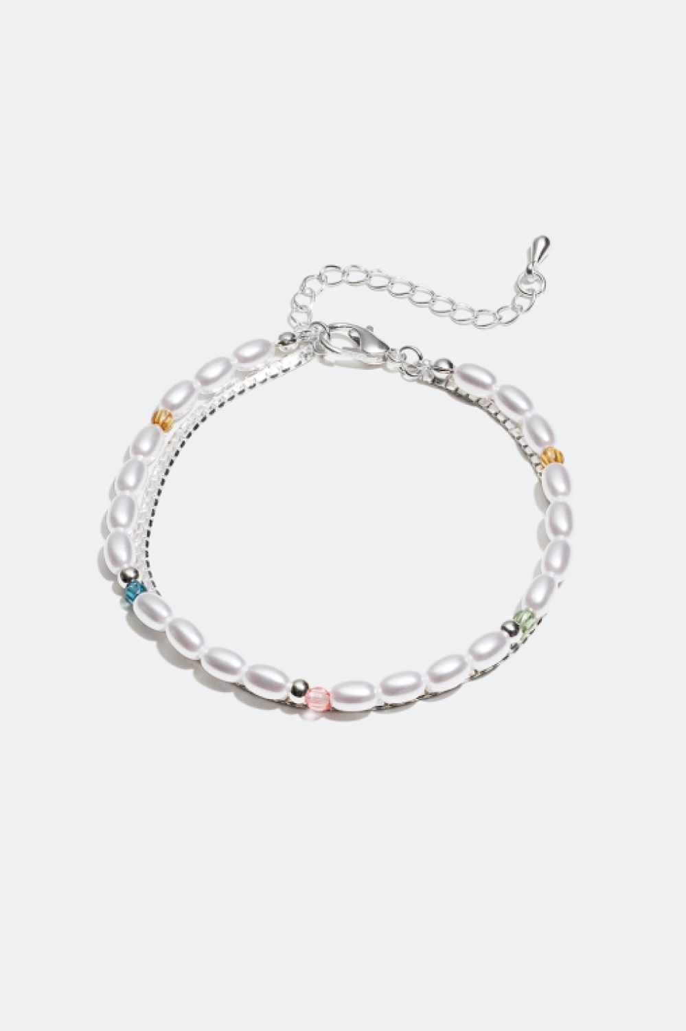 Dobbeltarmbånd med kæde og ovale perler i gruppen Smykker / Armbånd hos Glitter (251000241000)