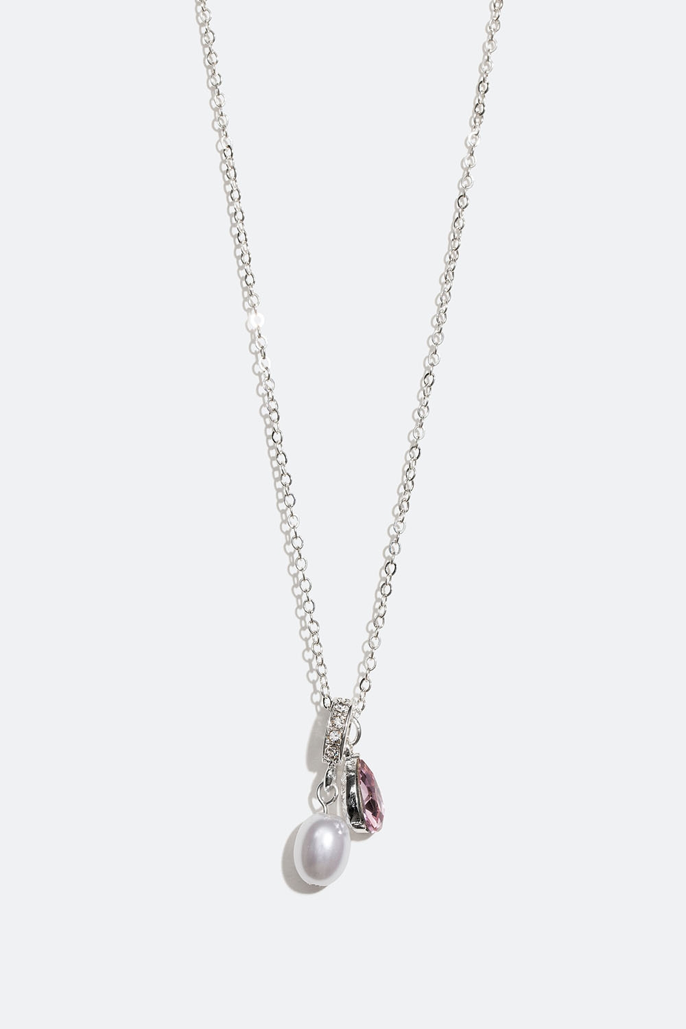 Halskæde med perler og lyserøde glassten i gruppen Smykker / Halskæder / Halskæder med vedhæng hos Glitter (254001365101)