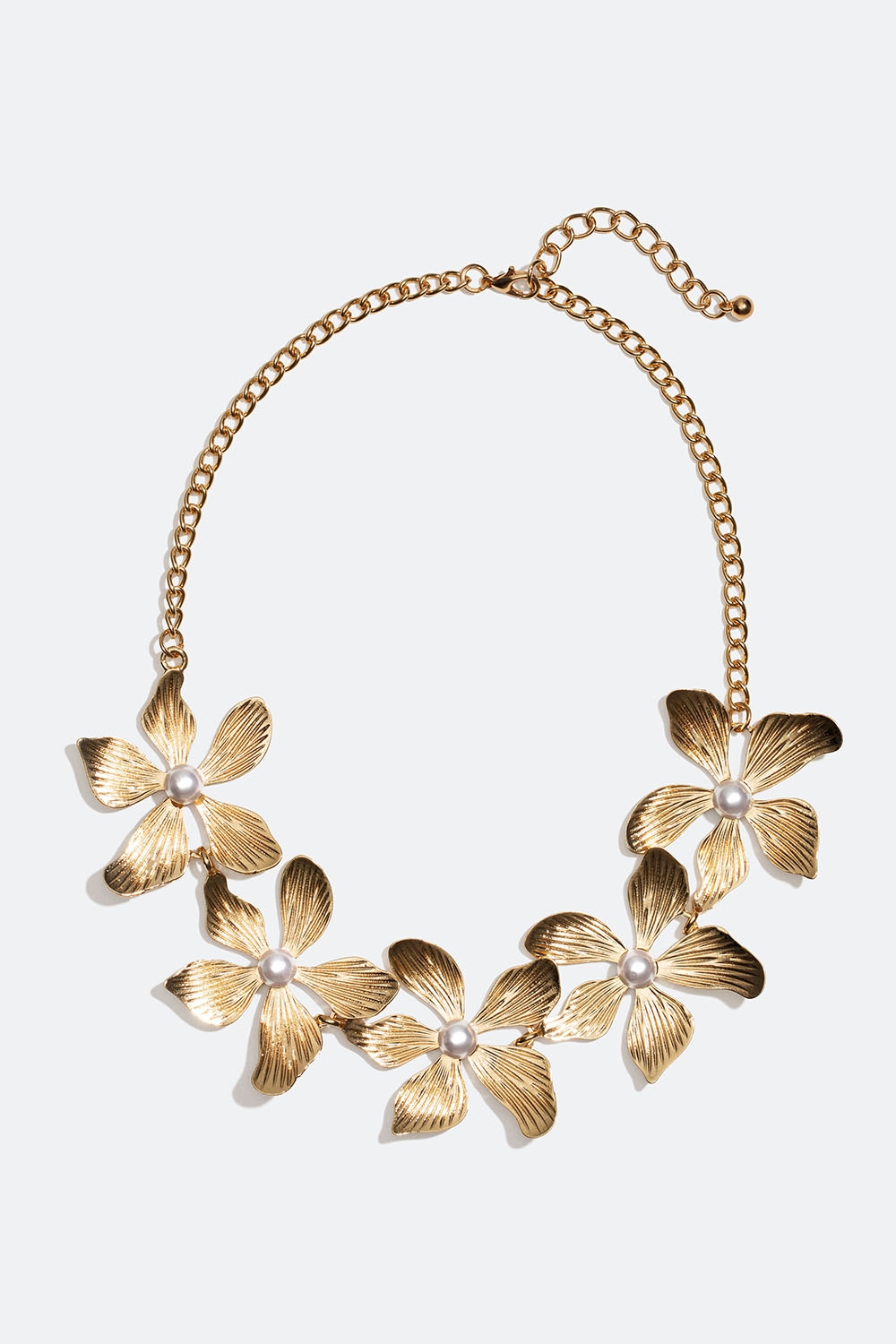Guldfarvet halskæde med store blomster i gruppen Smykker / Halskæder / Halskæder med vedhæng hos Glitter (254001412002)