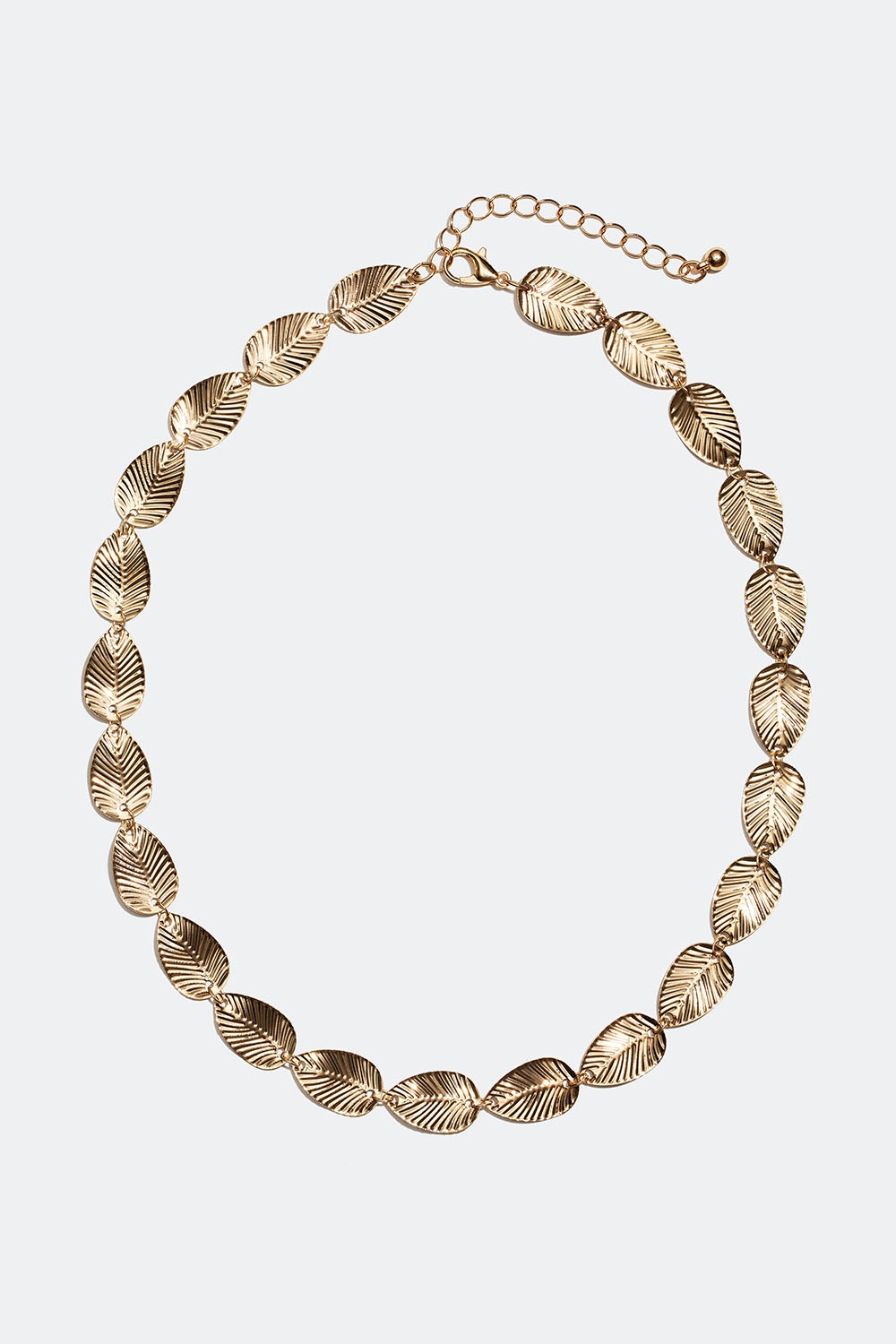 Guldfarvet halskæde med riflet bladmotiv i gruppen Smykker / Halskæder hos Glitter (254001422002)