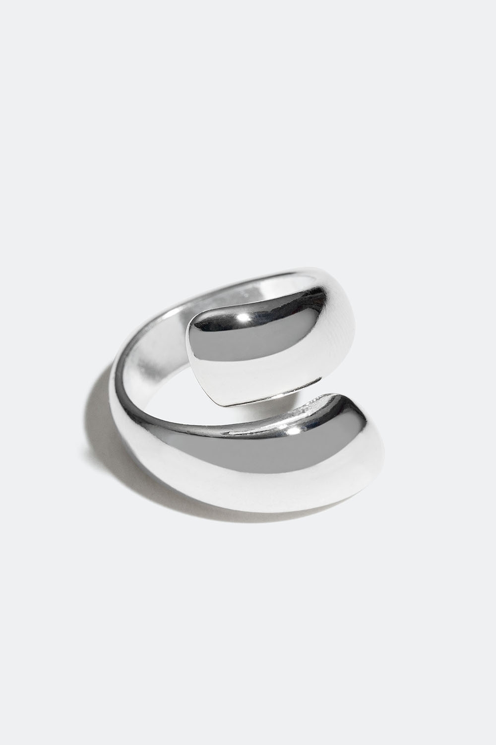 Ring med wrap-design i gruppen Smykker / Ringe / Brede hos Glitter (25600093)