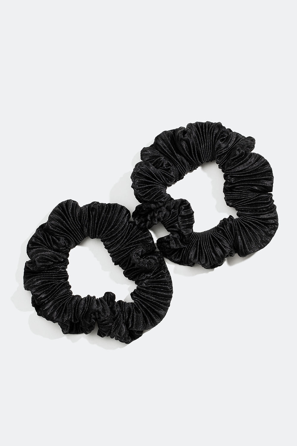 Sorte plisserede scrunchies, 2-pak i gruppen Håraccessories / Scrunchies / Flerpak hos Glitter (332000769000)