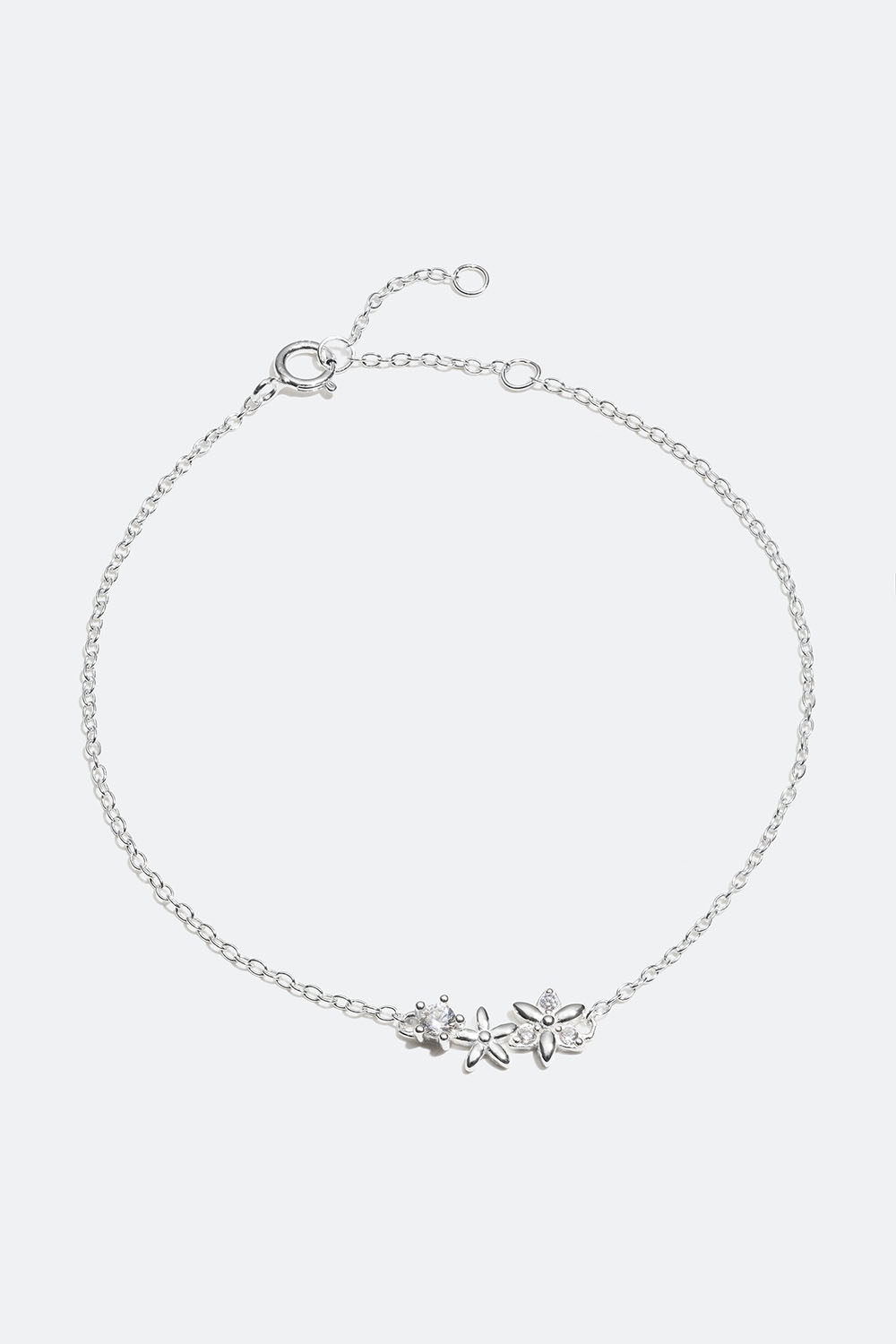 Armbånd i ægte sølv med blomster og Cubic Zirconia i gruppen Ægte sølv / Sølvarmbånd / Tynde hos Glitter (551000541001)