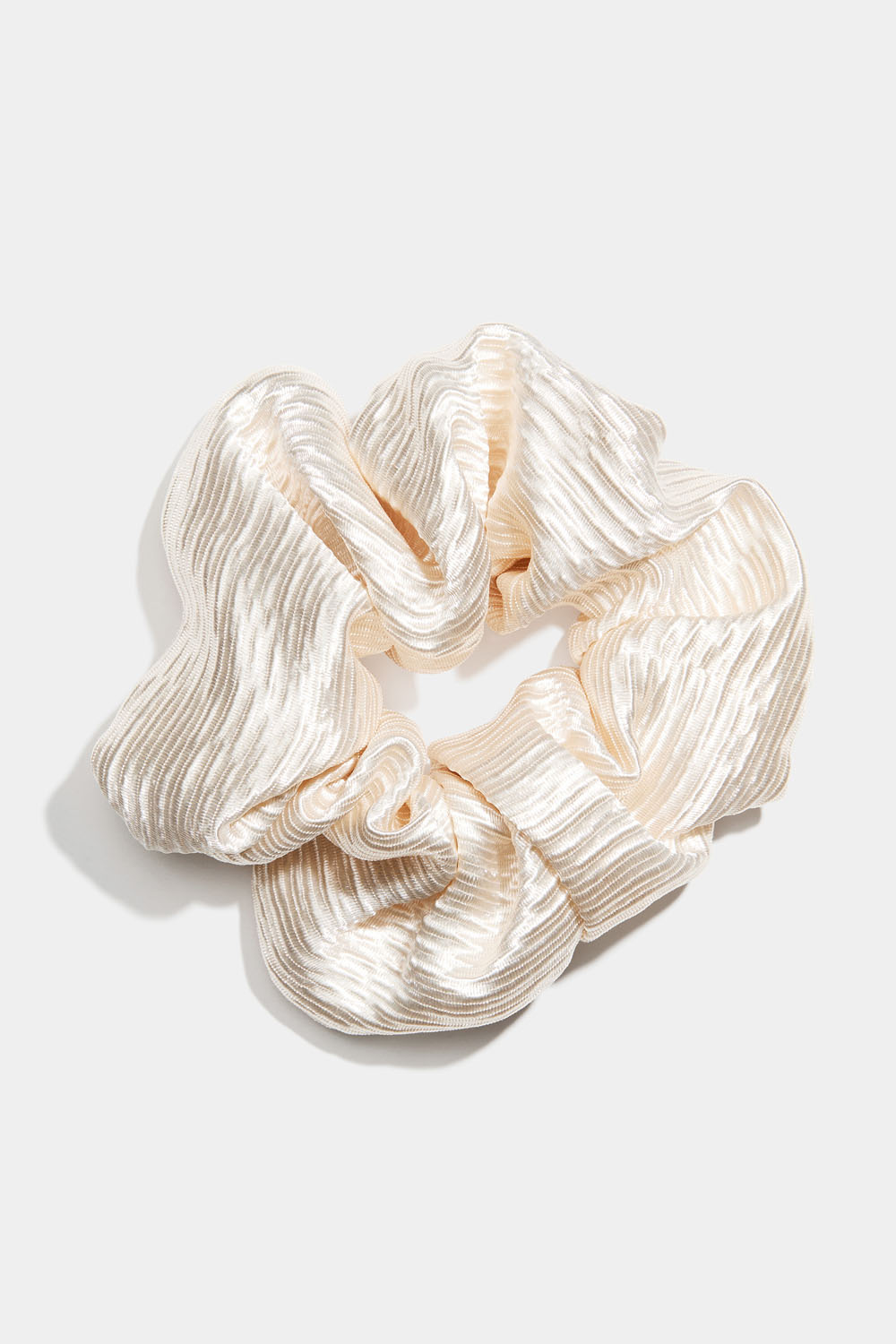 Beige plisseret scrunchie