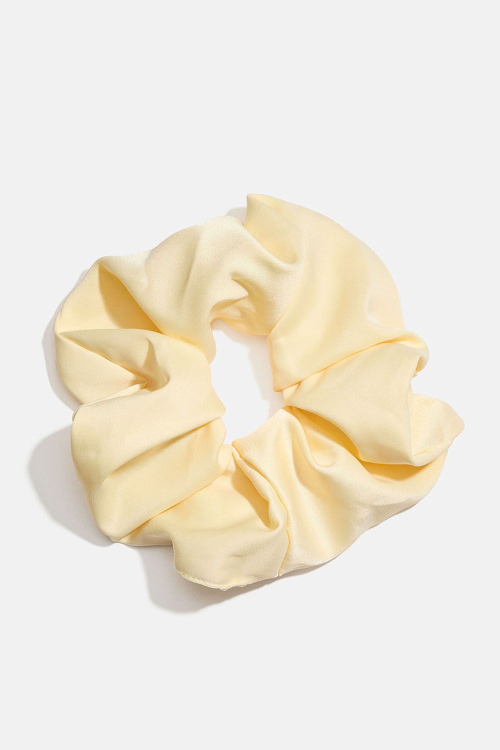 Gul scrunchie i imiteret silke